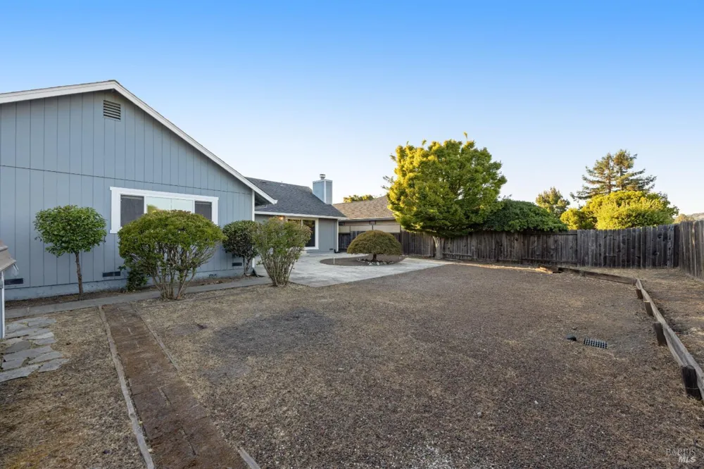 5812 Mathilde Drive Windsor, CA 95492