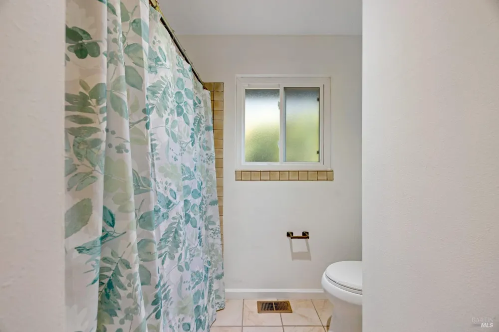 5812 Mathilde Drive Windsor, CA 95492