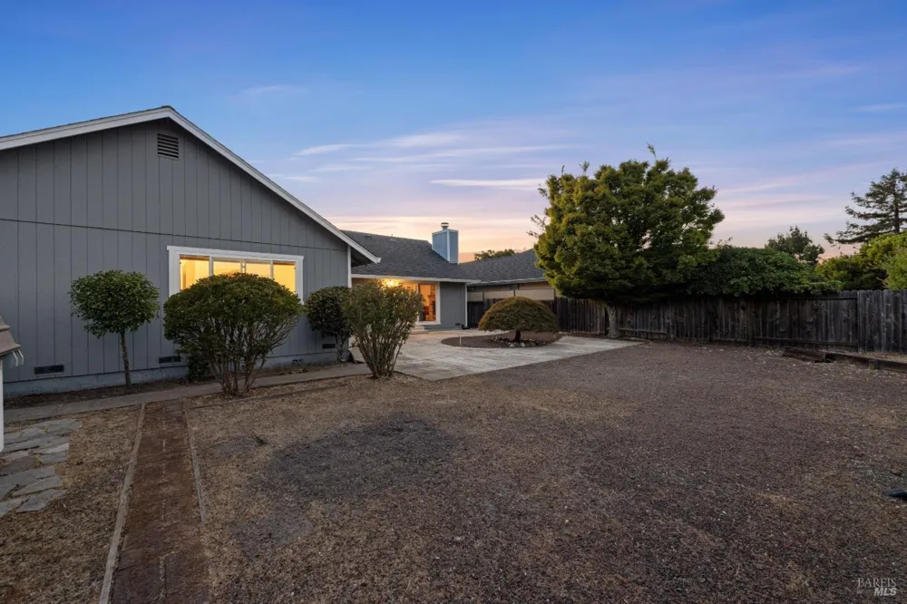 5812 Mathilde Drive Windsor, CA 95492
