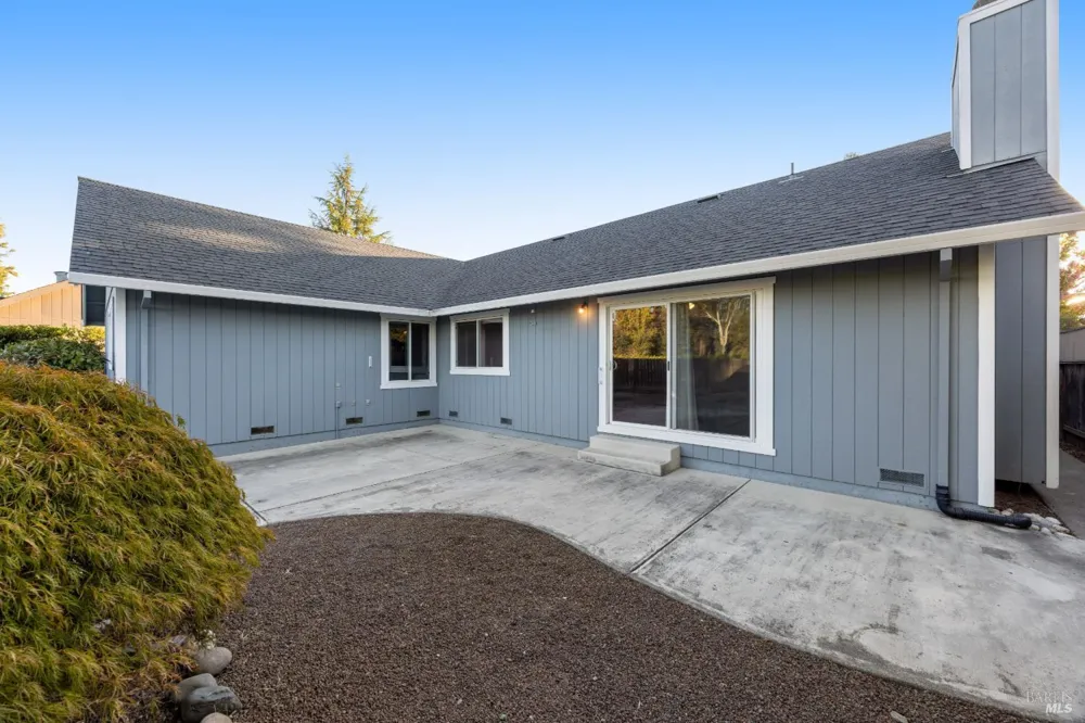 5812 Mathilde Drive Windsor, CA 95492
