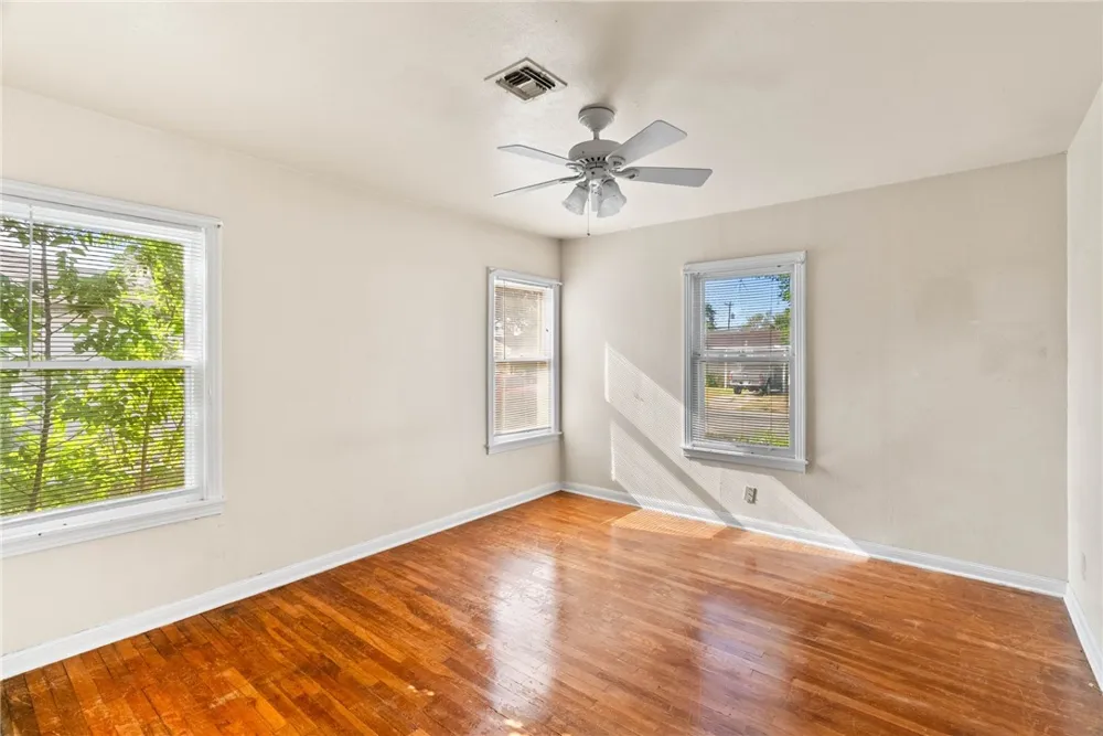 503 E Henderson Street Bishop, TX 78343