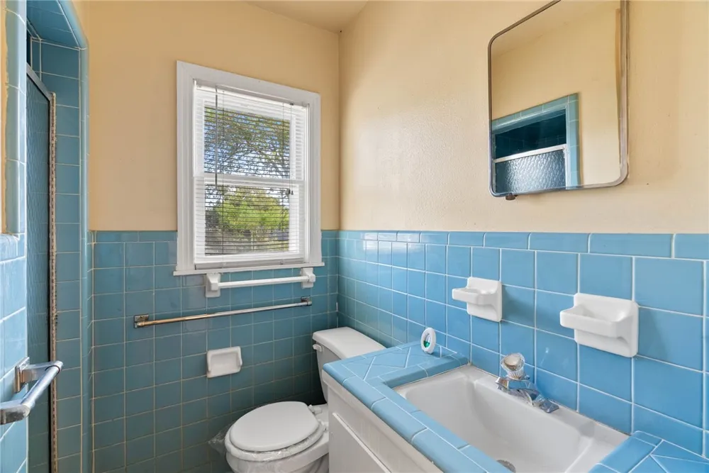 503 E Henderson Street Bishop, TX 78343