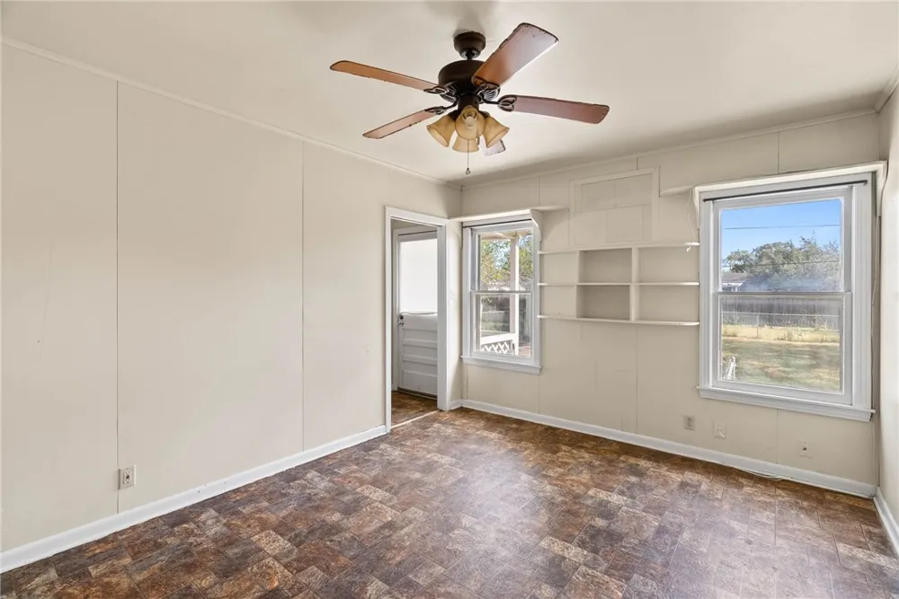 503 E Henderson Street Bishop, TX 78343