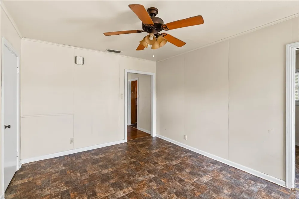 503 E Henderson Street Bishop, TX 78343