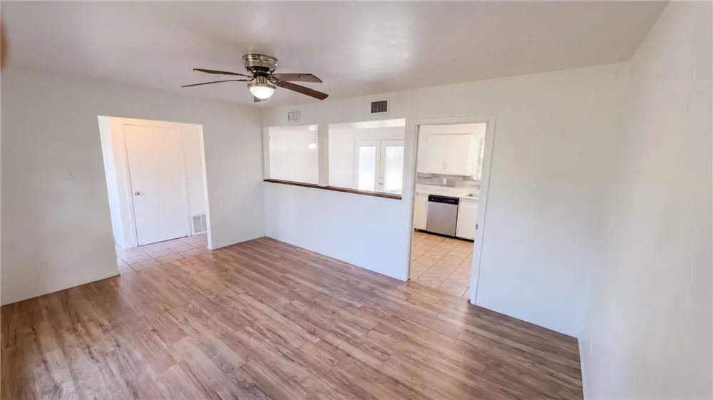 736 W Borden Street Sinton, TX 78387