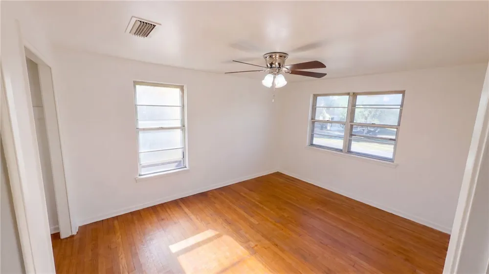 736 W Borden Street Sinton, TX 78387