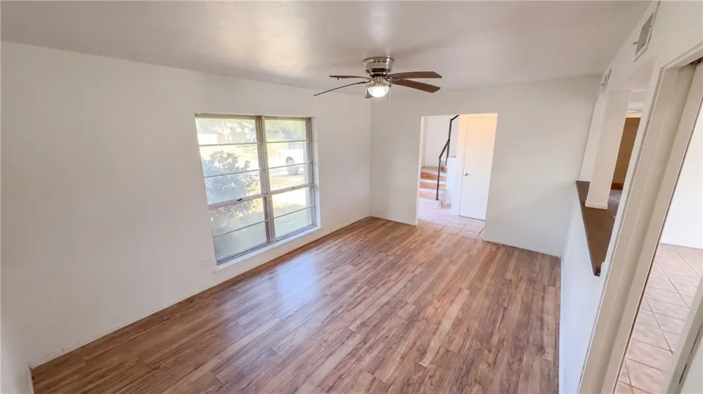 736 W Borden Street Sinton, TX 78387