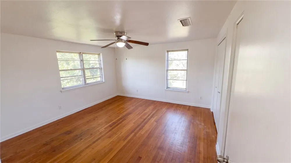 736 W Borden Street Sinton, TX 78387
