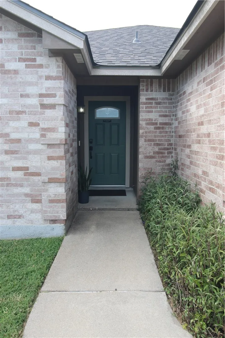 2561 Raintree Trail Ingleside, TX 78362