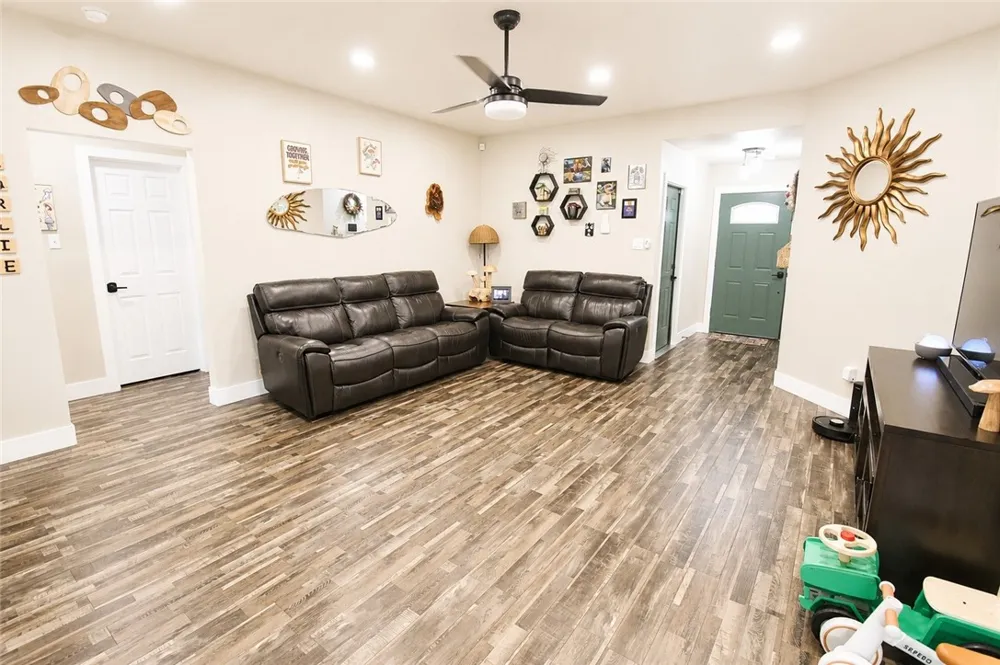 2561 Raintree Trail Ingleside, TX 78362