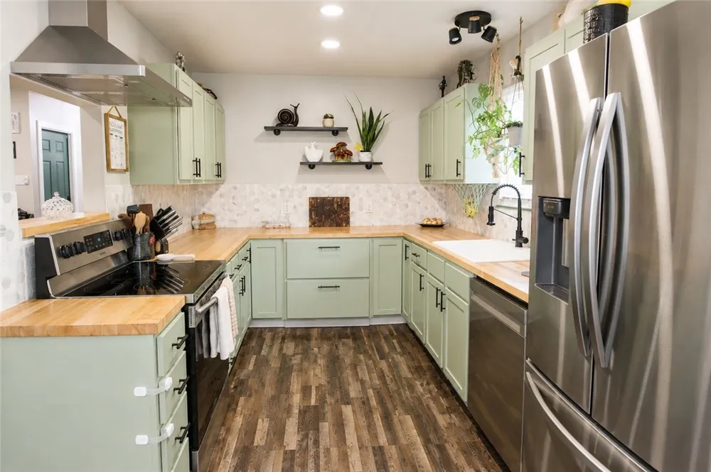 2561 Raintree Trail Ingleside, TX 78362
