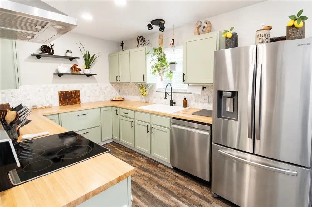 2561 Raintree Trail Ingleside, TX 78362