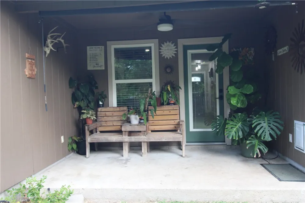 2561 Raintree Trail Ingleside, TX 78362