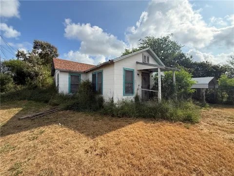 5124 Thomas Drive