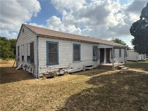5108 Thomas Drive