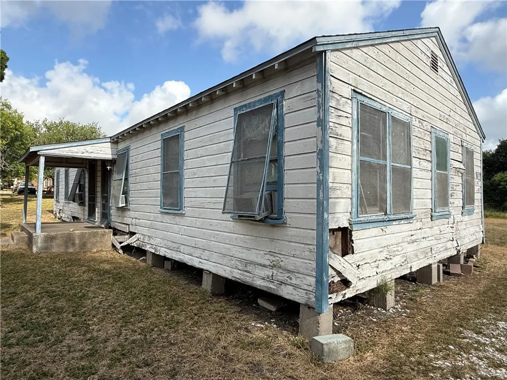 5108 Thomas Drive Corpus Christi, TX 78407