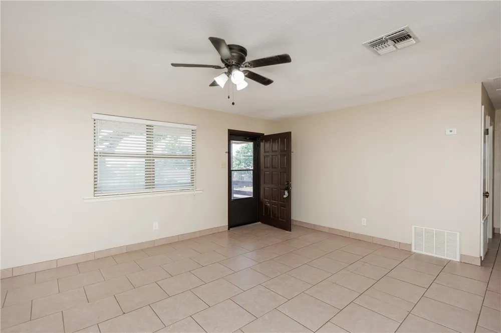 3830 Jamaica Drive Corpus Christi, TX 78418
