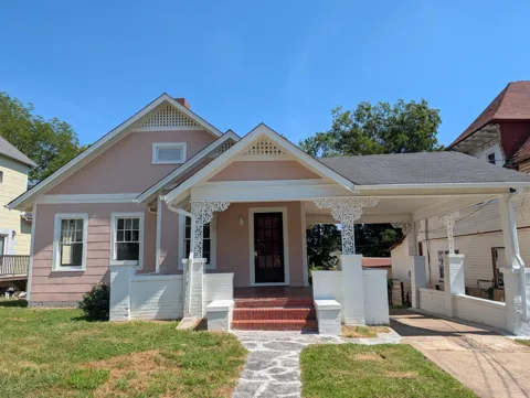 2013 Vine Street