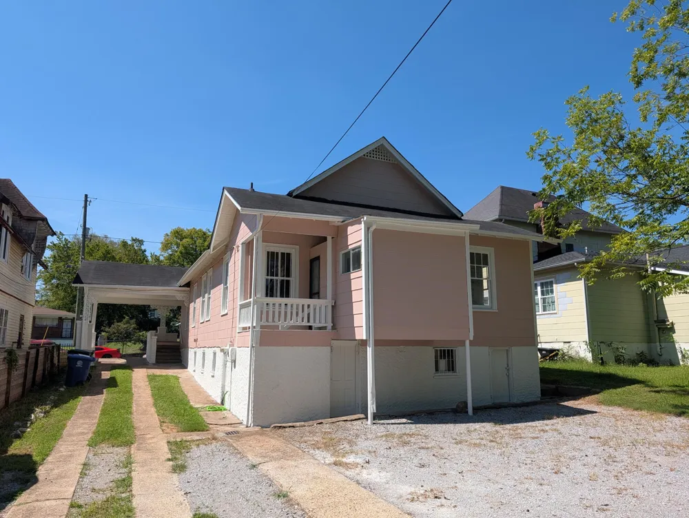 2013 Vine Street Chattanooga, TN 37404