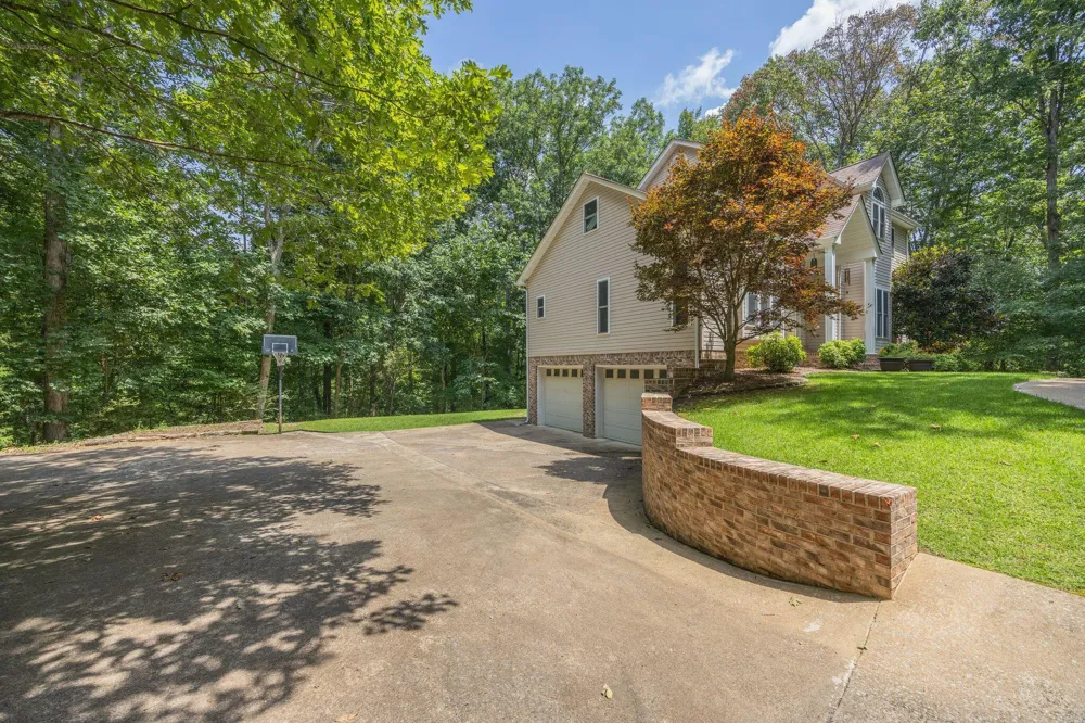 5021 Parkerson Road Apison, TN 37302
