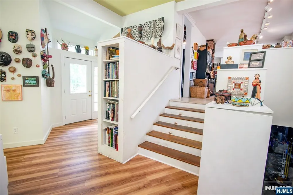 93 Ivy Lane Englewood, NJ 07631