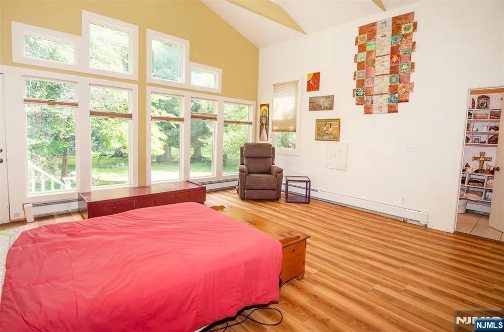 93 Ivy Lane Englewood, NJ 07631