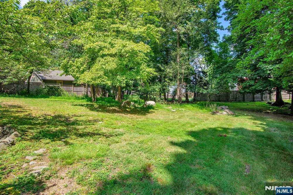 93 Ivy Lane Englewood, NJ 07631