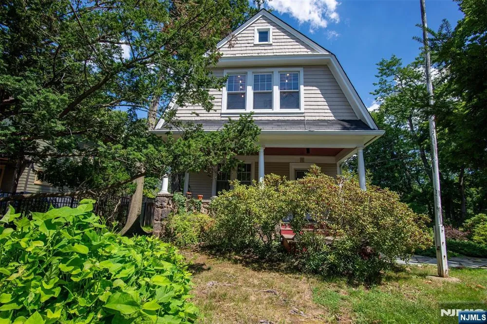 93 Ivy Lane Englewood, NJ 07631