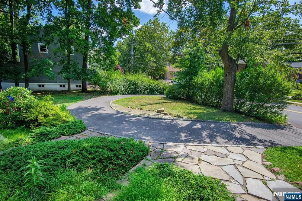 93 Ivy Lane Englewood, NJ 07631