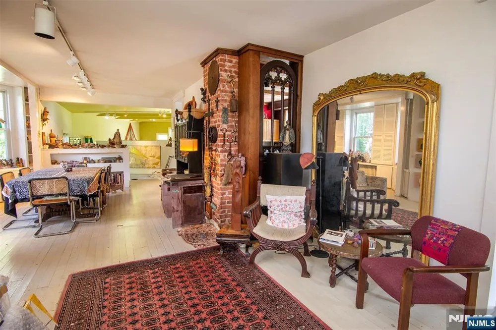 93 Ivy Lane Englewood, NJ 07631