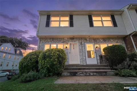 626 Chancellor Avenue C0010