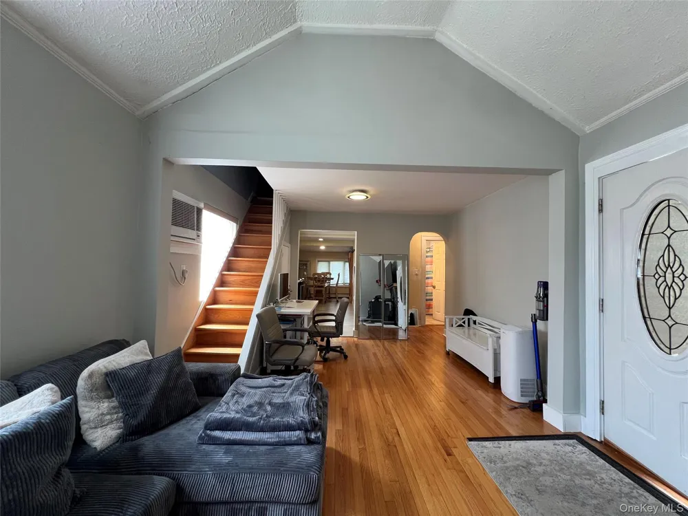 320 Maplegrove Avenue Uniondale, NY 11553