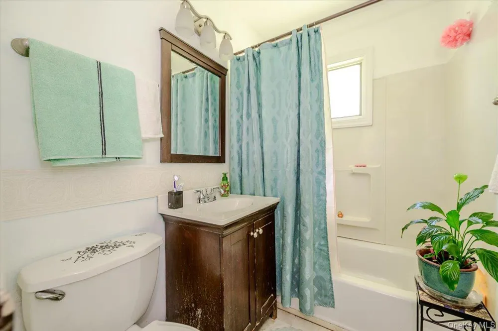 1380 Brooklyn Boulevard Bay Shore, NY 11706