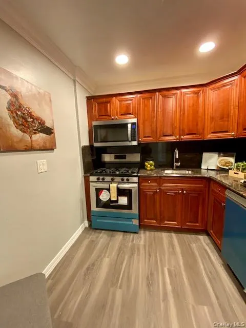 317 Brook Avenue #317-2b Bay Shore, NY 11706