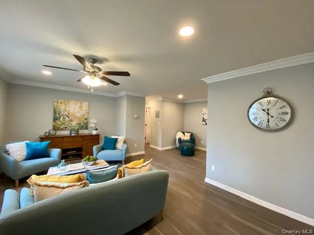 317 Brook Avenue #317-2b Bay Shore, NY 11706