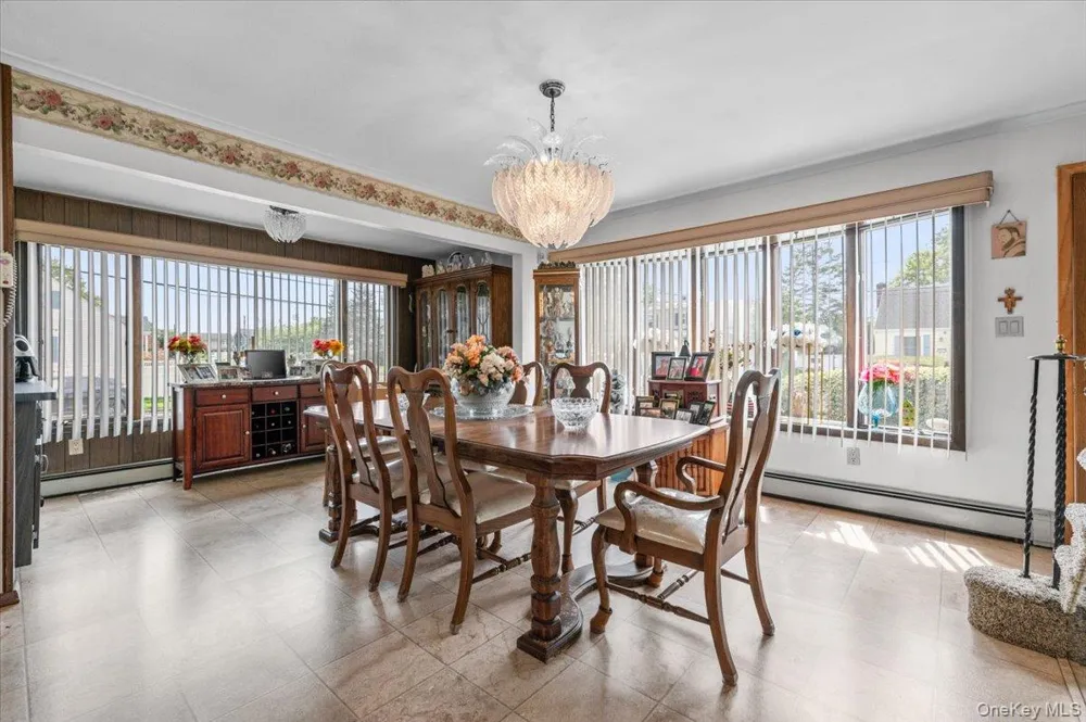 10 Enness Avenue Bethpage, NY 11714