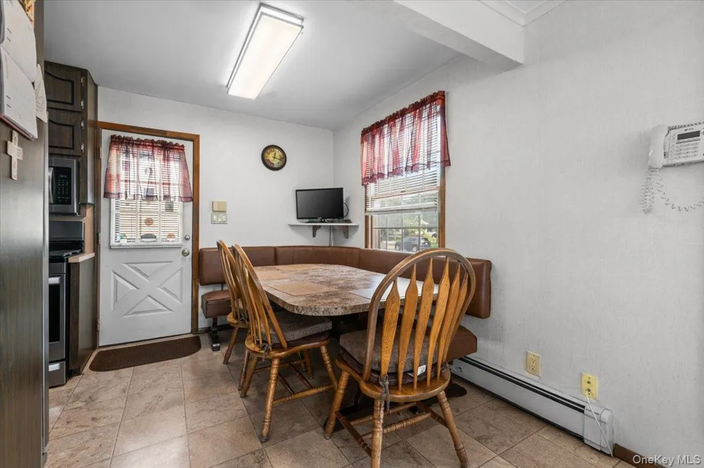 10 Enness Avenue Bethpage, NY 11714