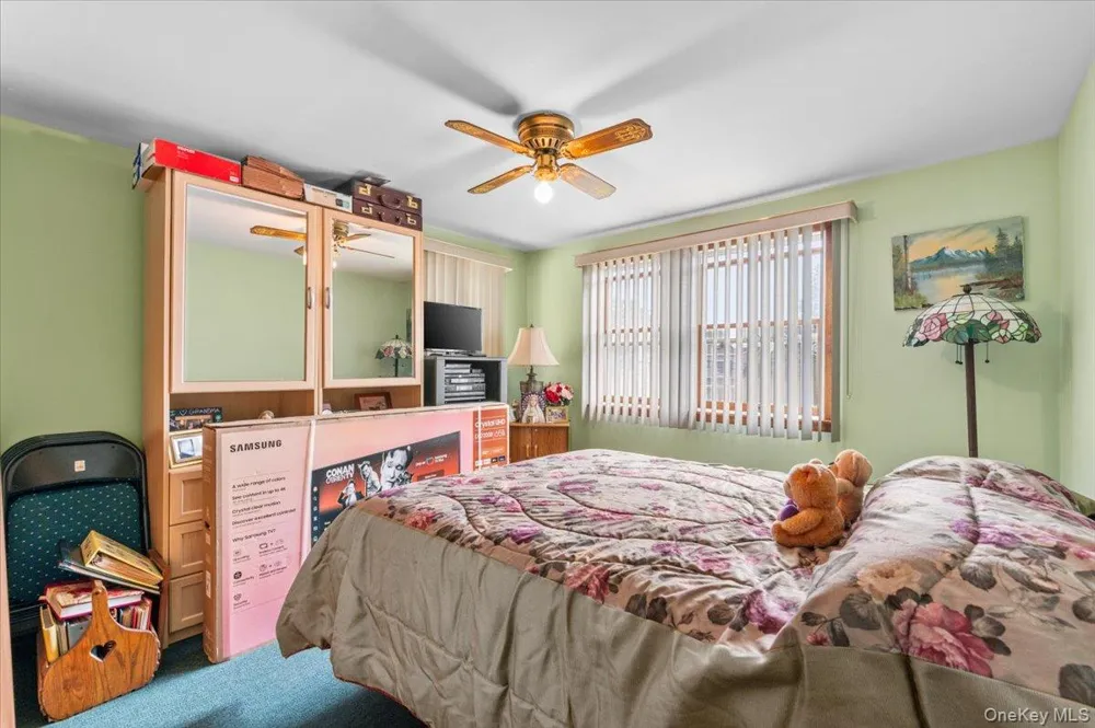 10 Enness Avenue Bethpage, NY 11714