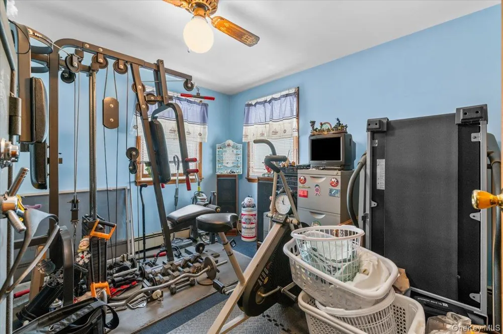 10 Enness Avenue Bethpage, NY 11714