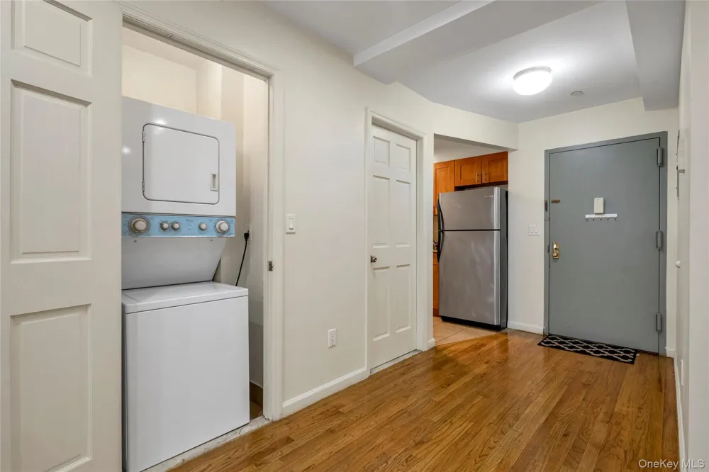 4318 Robinson Street #4D Flushing, NY 11355