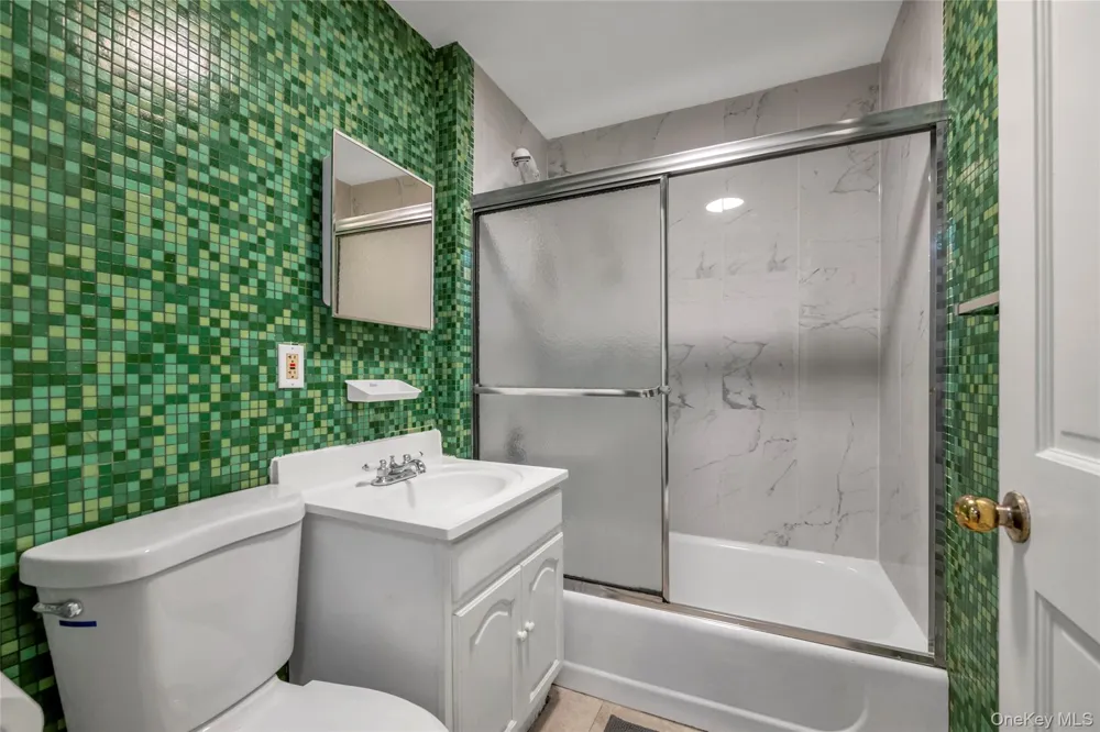 4318 Robinson Street #4D Flushing, NY 11355