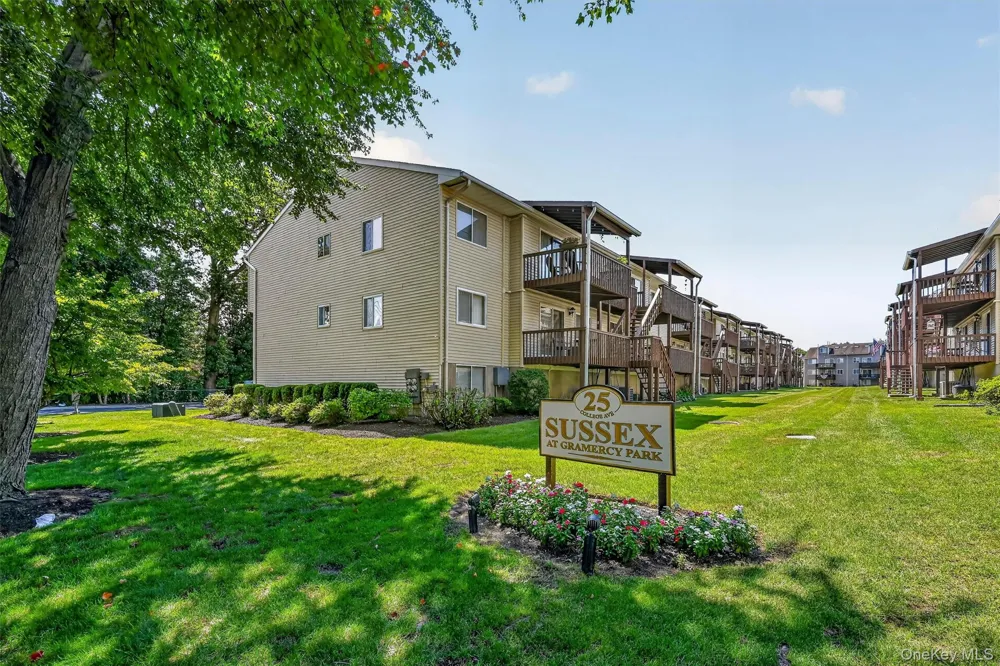 25 College Avenue #102 Nanuet, NY 10954