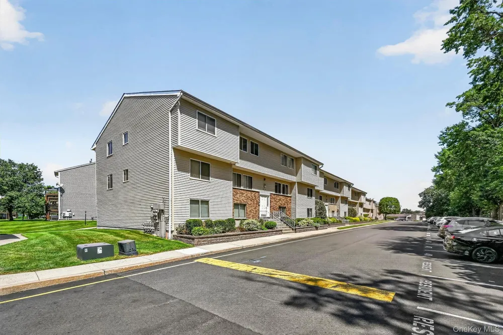 25 College Avenue #102 Nanuet, NY 10954