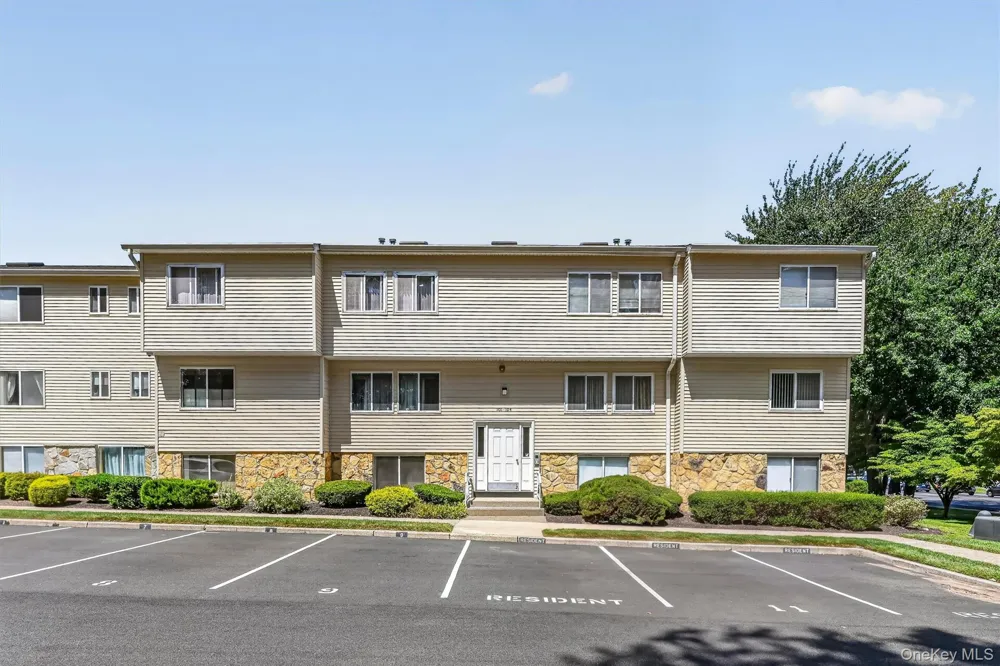 25 College Avenue #102 Nanuet, NY 10954