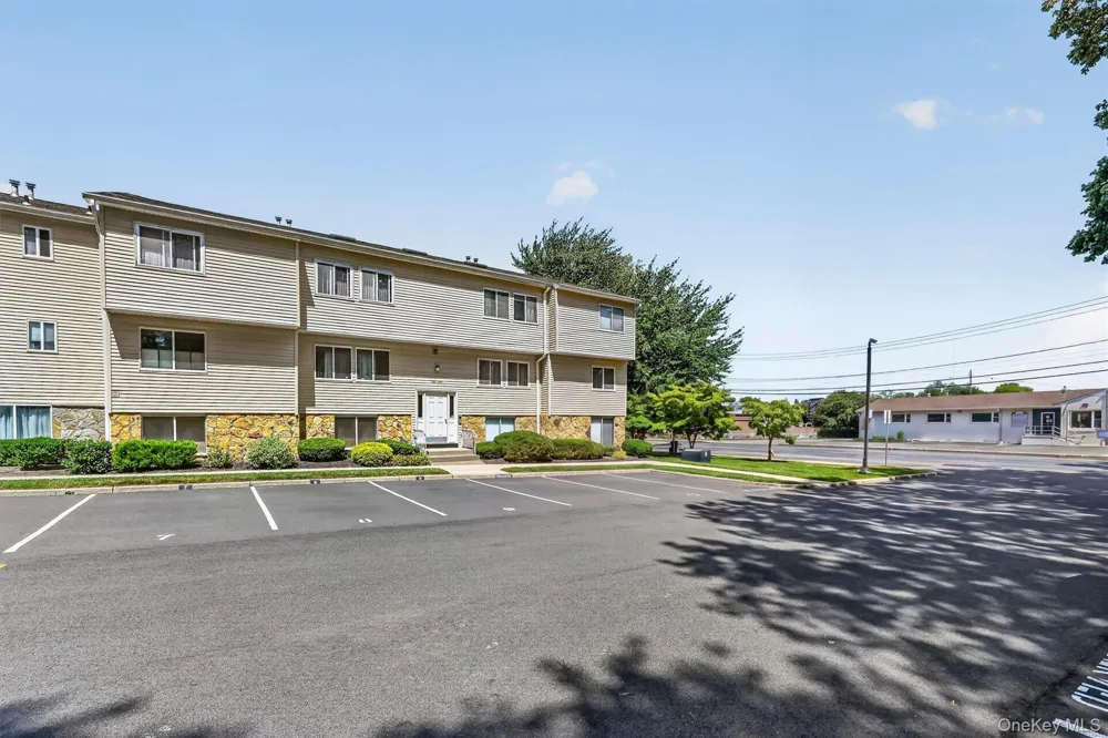 25 College Avenue #102 Nanuet, NY 10954