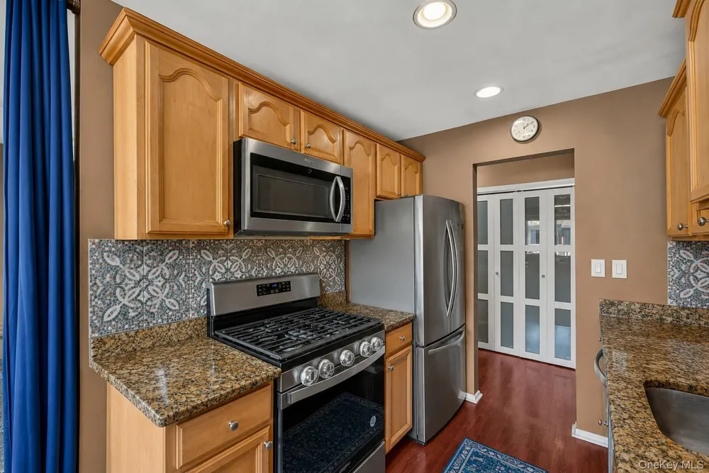25 College Avenue #102 Nanuet, NY 10954