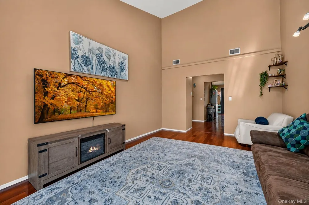 25 College Avenue #102 Nanuet, NY 10954