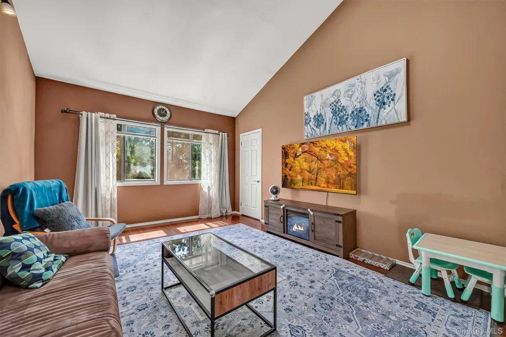 25 College Avenue #102 Nanuet, NY 10954