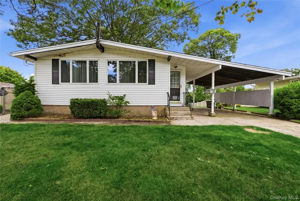90 Samuel Street Lake Ronkonkoma, NY 11779