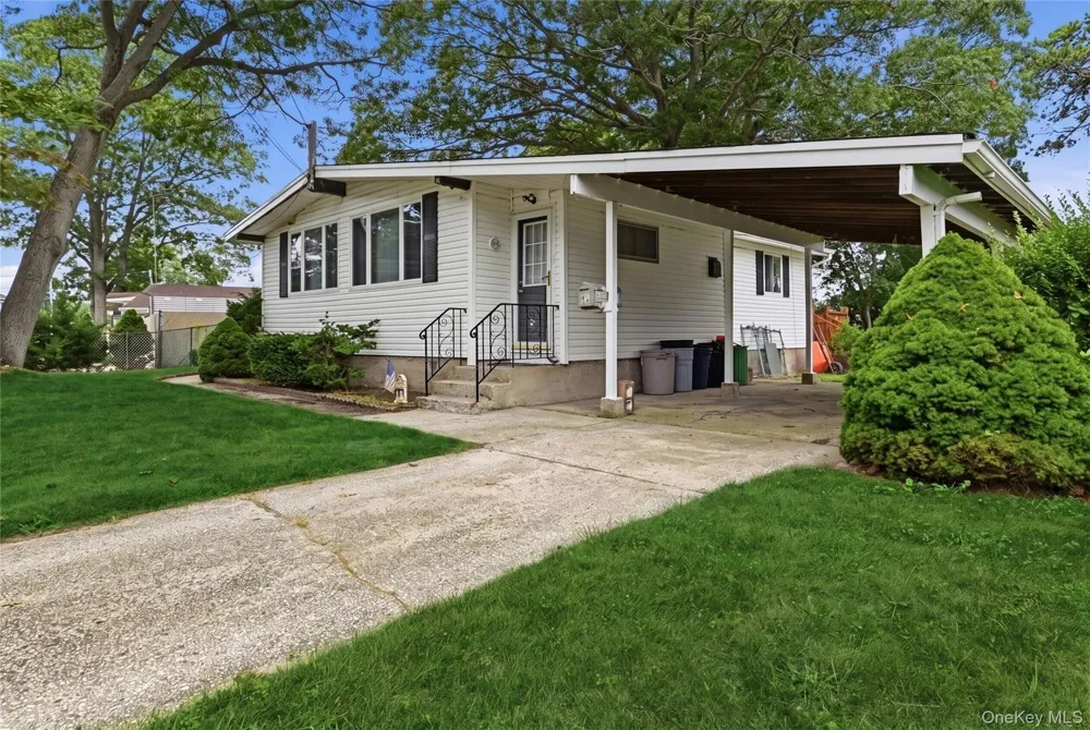 90 Samuel Street Lake Ronkonkoma, NY 11779